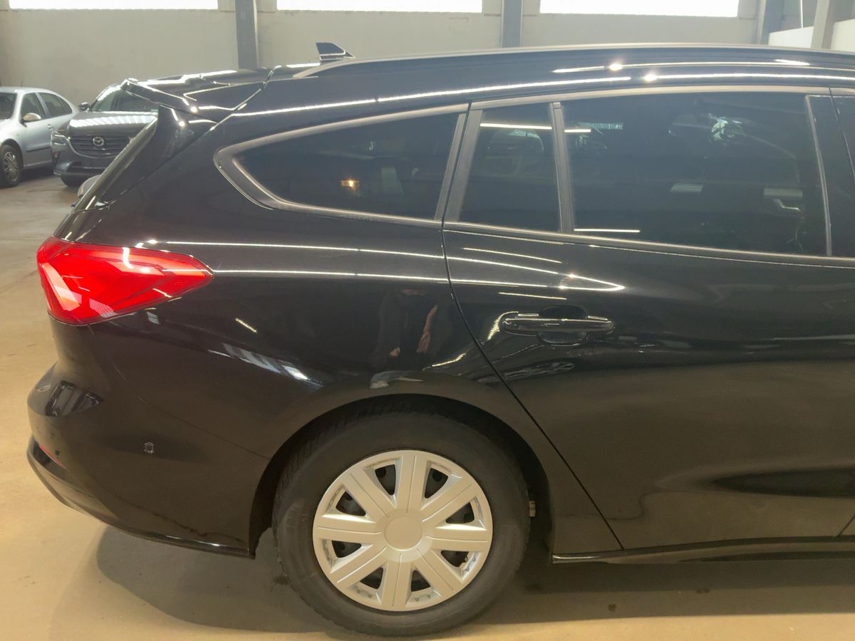 Ford Focus 2021 — photo 9