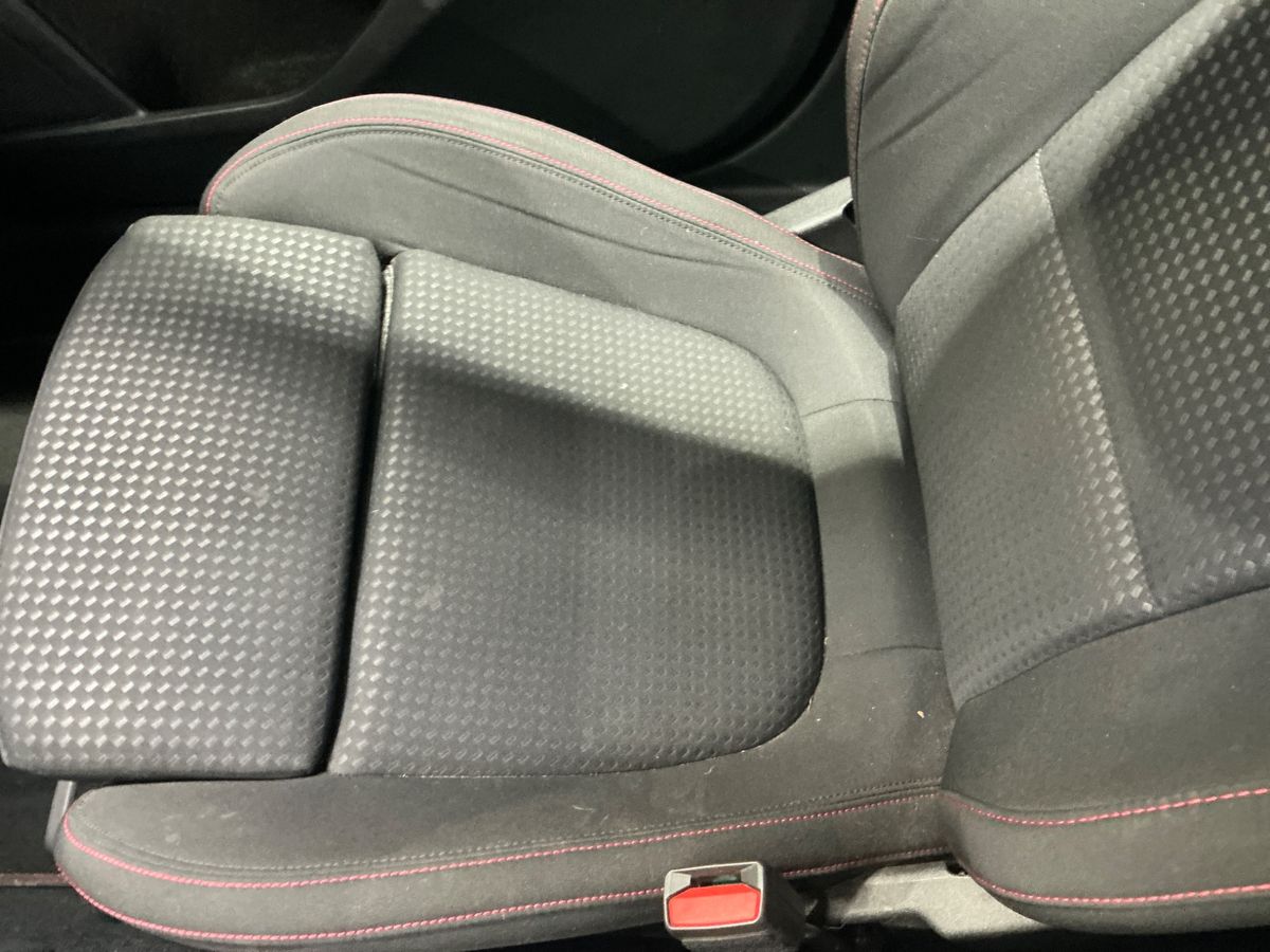 Ford Focus 2021 — photo 26