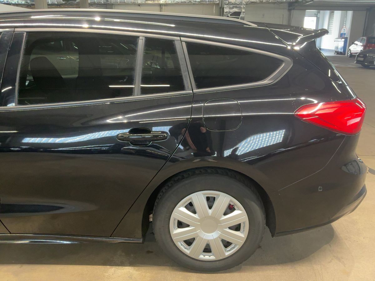Ford Focus 2021 — photo 7