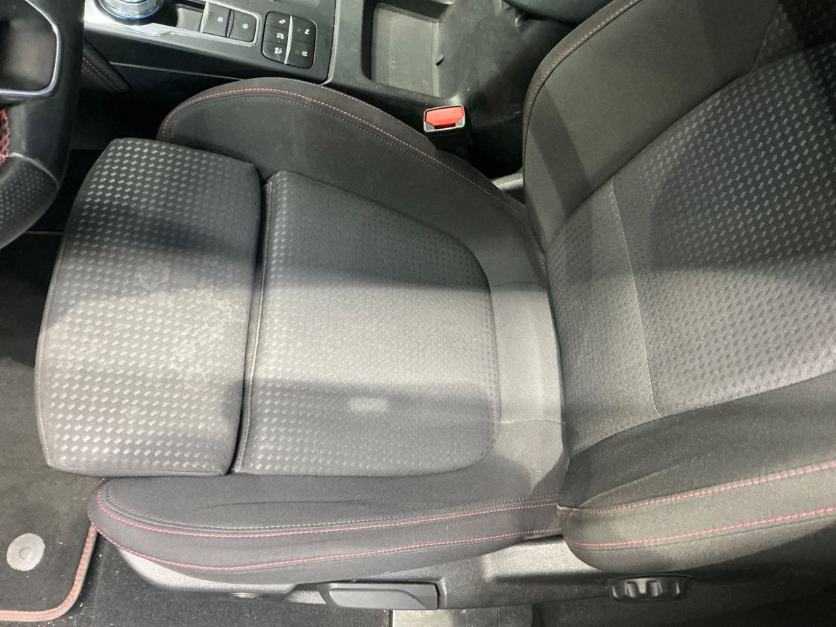 Ford Focus 2021 — photo 25