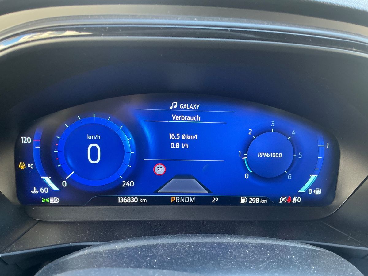 Ford Focus 2021 — photo 19