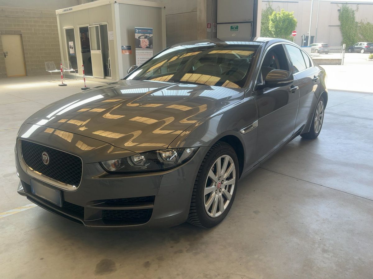 Jaguar XE 2018