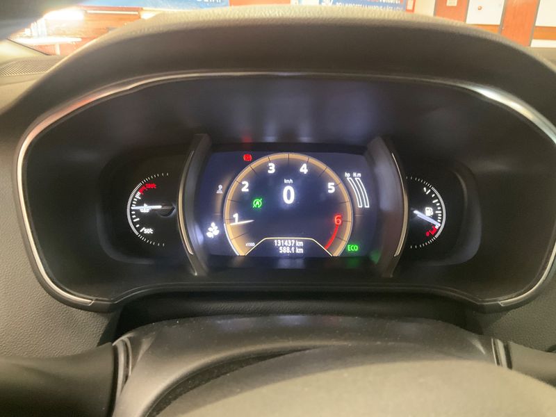 Renault Megane 1.3 TCe Business — zdjęcie 13
