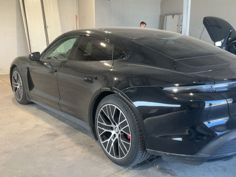 Porsche Taycan 4S — zdjęcie 3