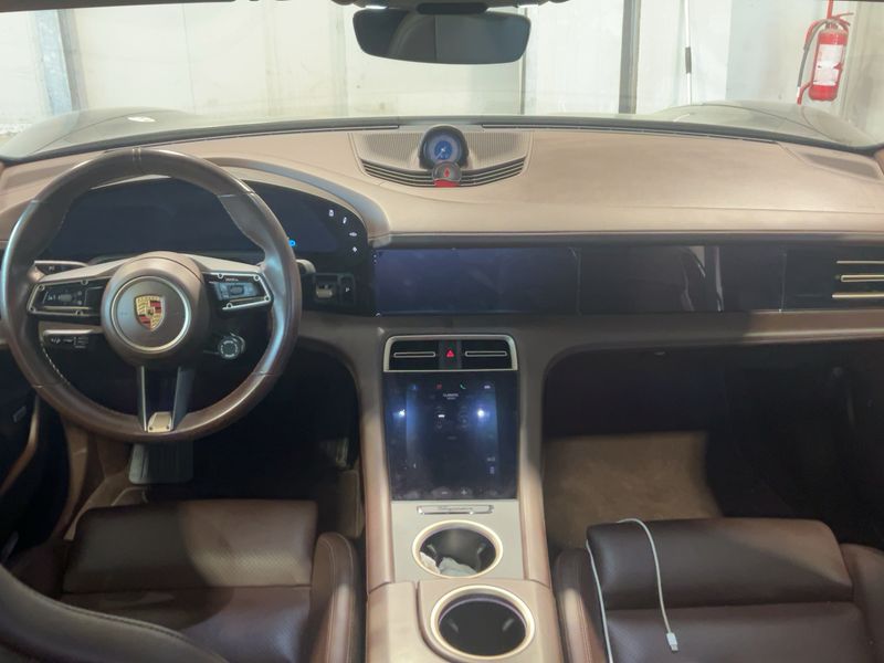 Porsche Taycan 4S — zdjęcie 12