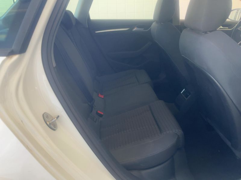 Audi A3 Sportback 1.6 TDI Sport — zdjęcie 14