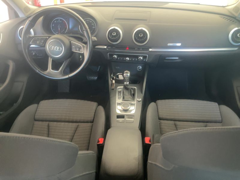 Audi A3 Sportback 1.6 TDI Sport — zdjęcie 12