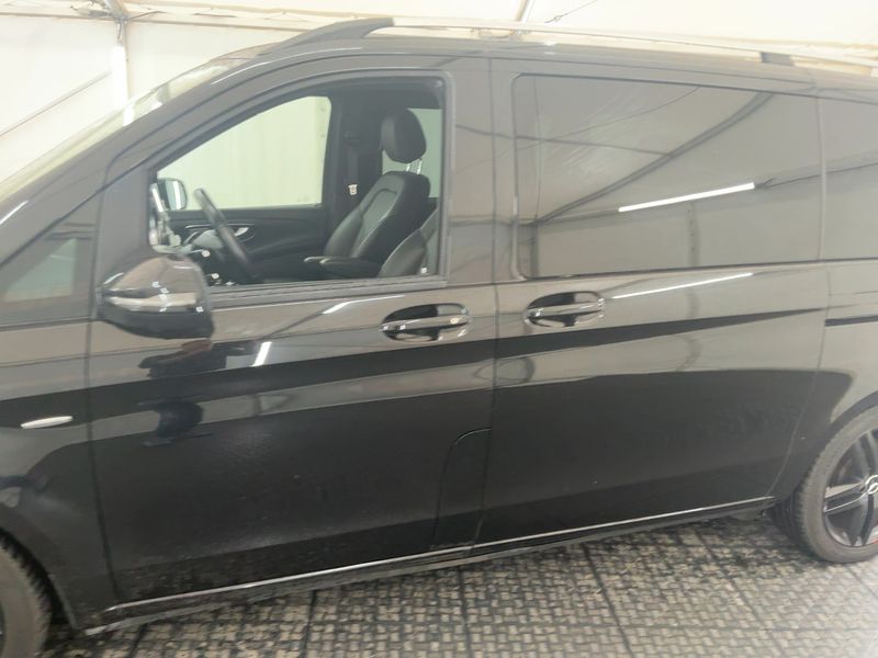 Mercedes-Benz V-Klasse V 220 d lang BlueTEC Avantgarde Edition — zdjęcie 4