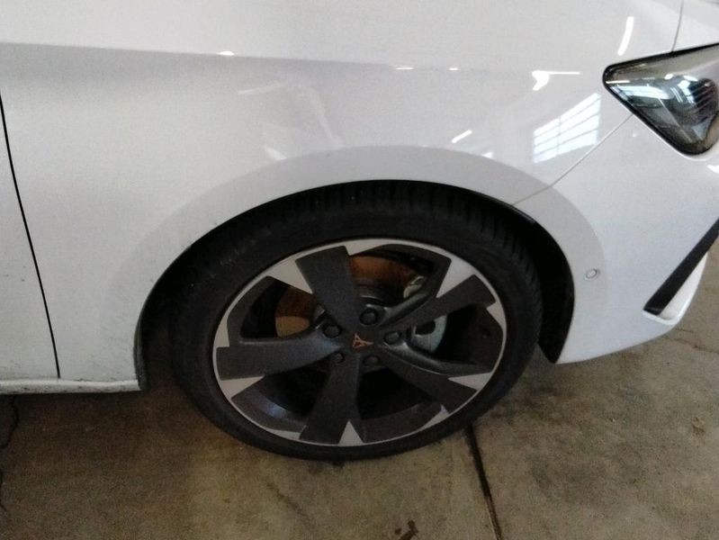 Cupra Leon 1.5 eTSI — zdjęcie 24