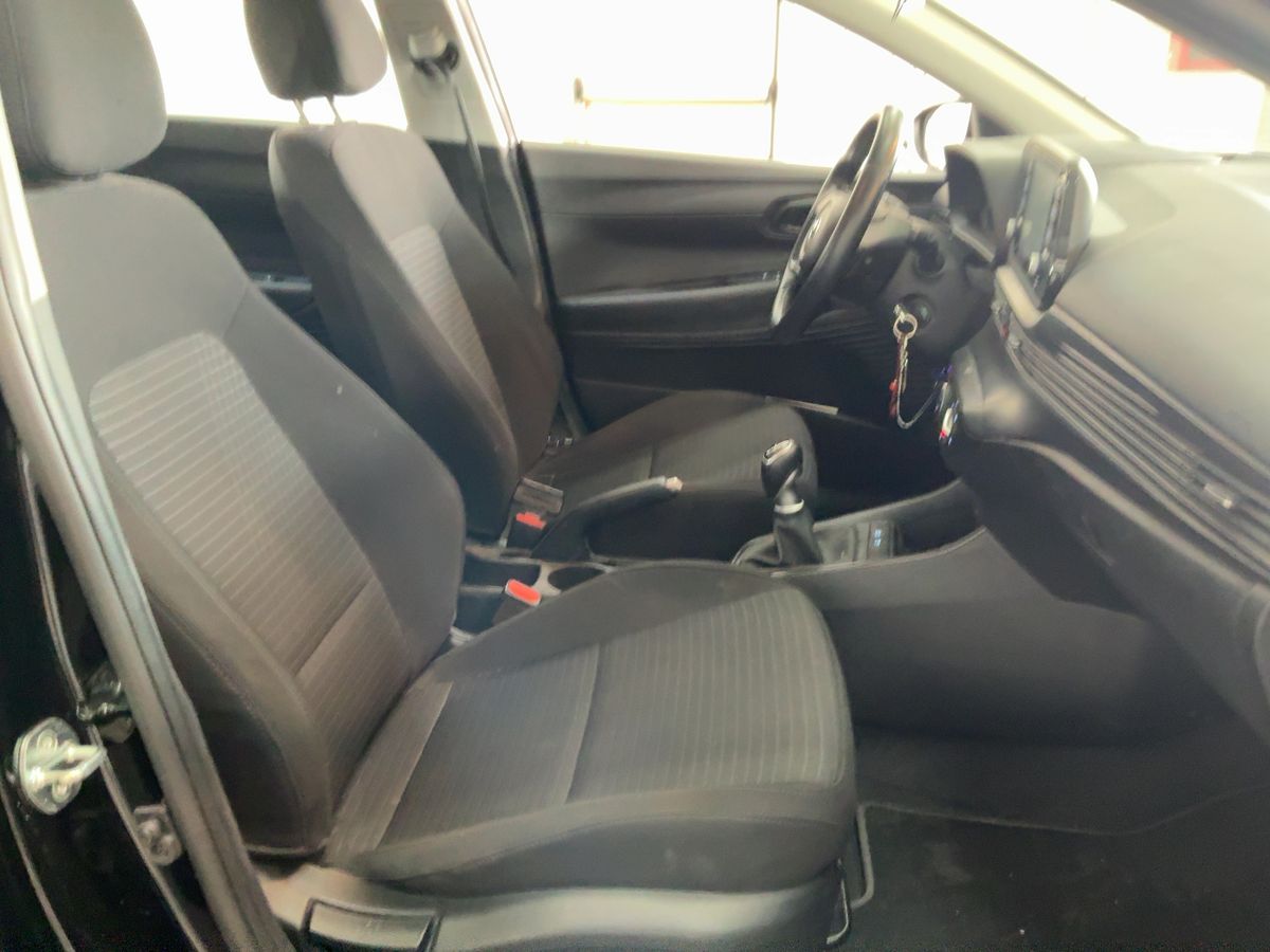 Hyundai i20 2023 — photo 17