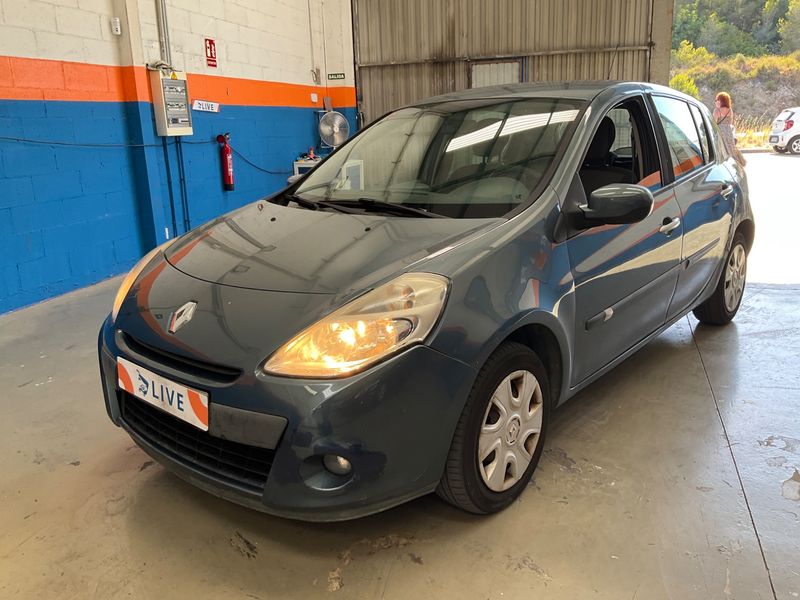 Renault Clio 1.5 dCi Expression 2010 – снимка 1