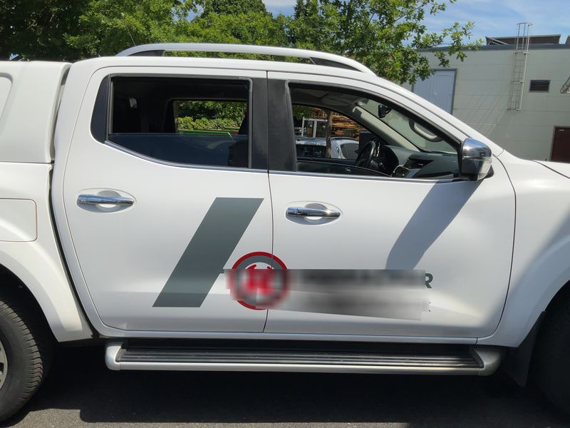 Nissan NP300 Pick-up 2.3 dCi Tekna Double Cab 4x4 — zdjęcie 7