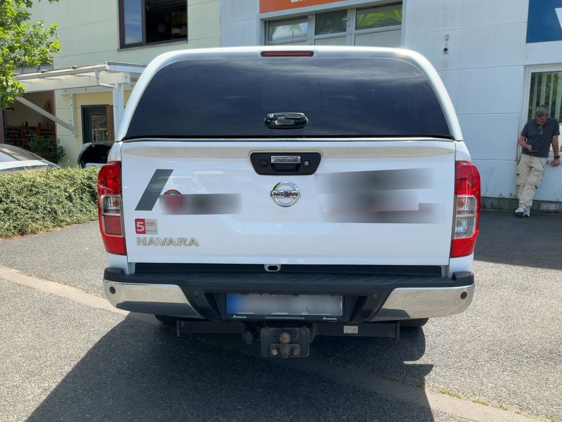 Nissan NP300 Pick-up 2.3 dCi Tekna Double Cab 4x4 — zdjęcie 5