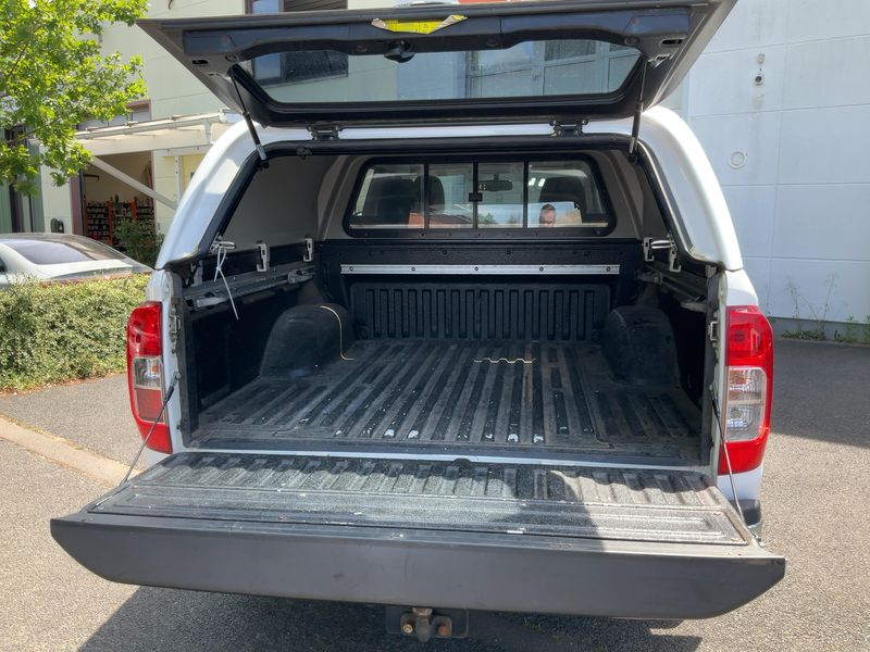 Nissan NP300 Pick-up 2.3 dCi Tekna Double Cab 4x4 — zdjęcie 10