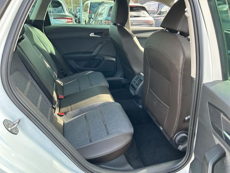 Seat Leon 2.0 TDI Xcellence — zdjęcie 13