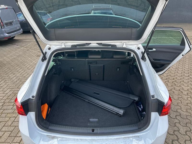 Seat Leon 2.0 TDI Xcellence — zdjęcie 20