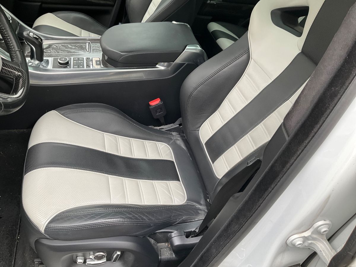Land Rover 2018 — photo 46