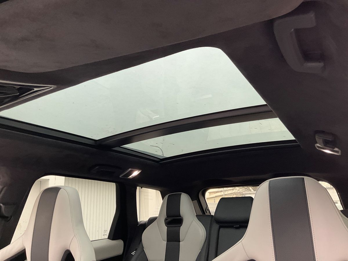 Land Rover 2018 — photo 26