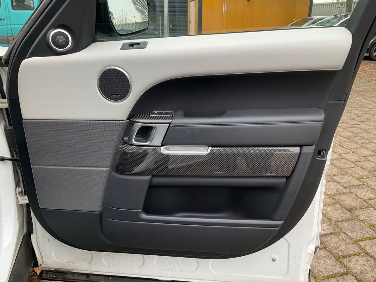 Land Rover 2018 — photo 38
