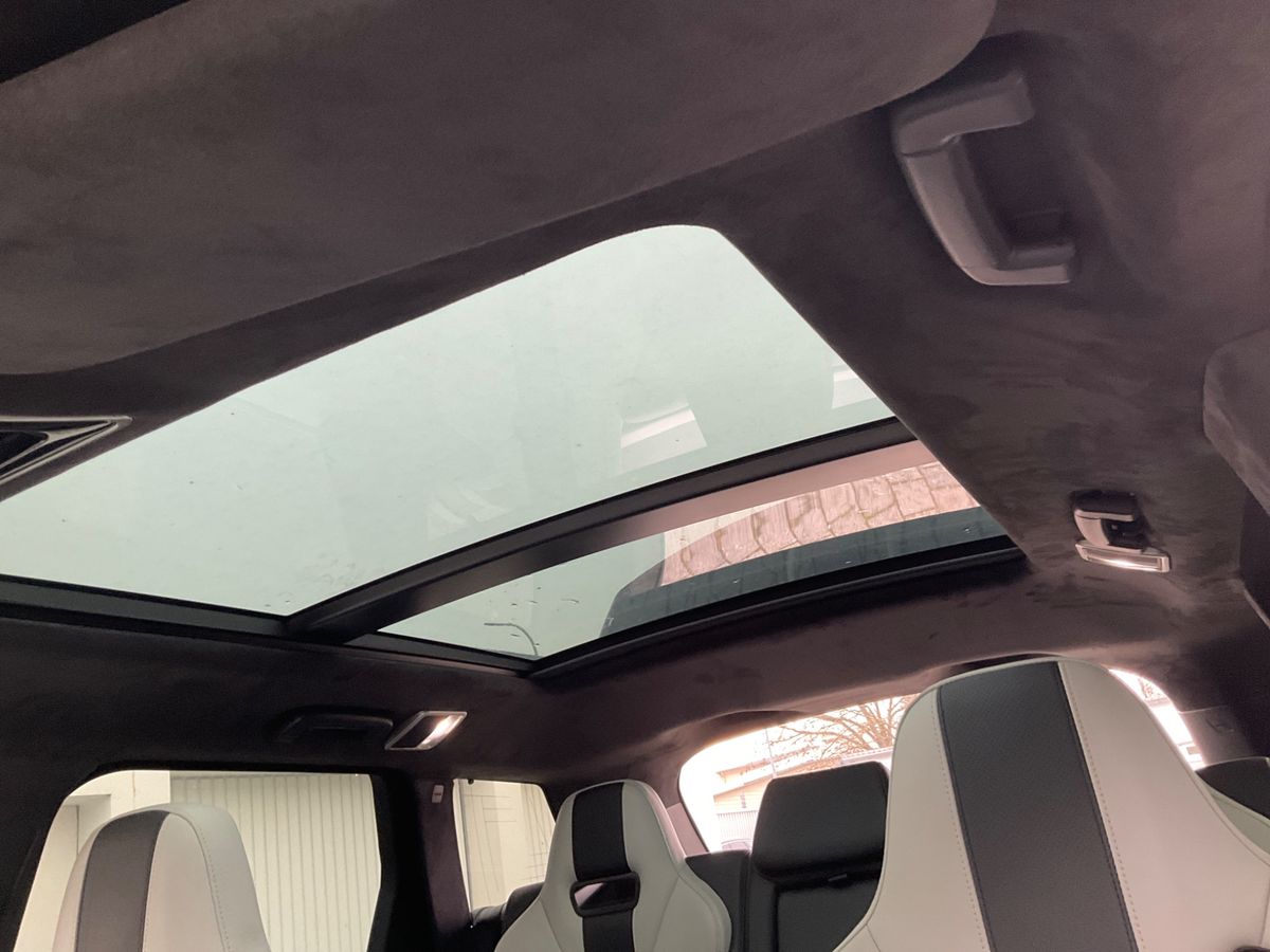 Land Rover 2018 — photo 37