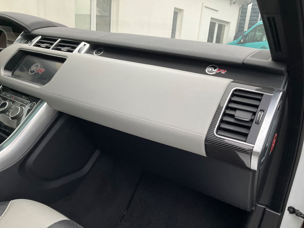 Land Rover 2018 — photo 40