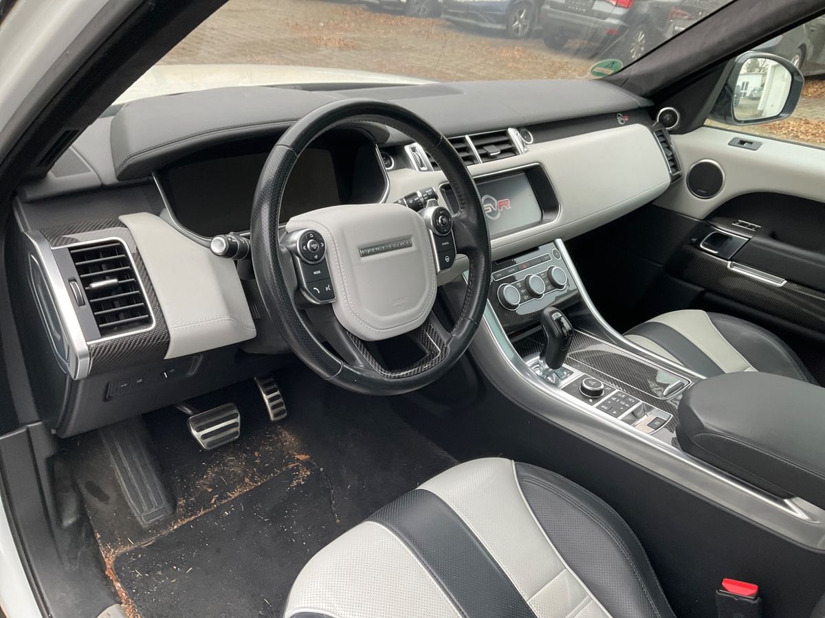 Land Rover 2018 — photo 29