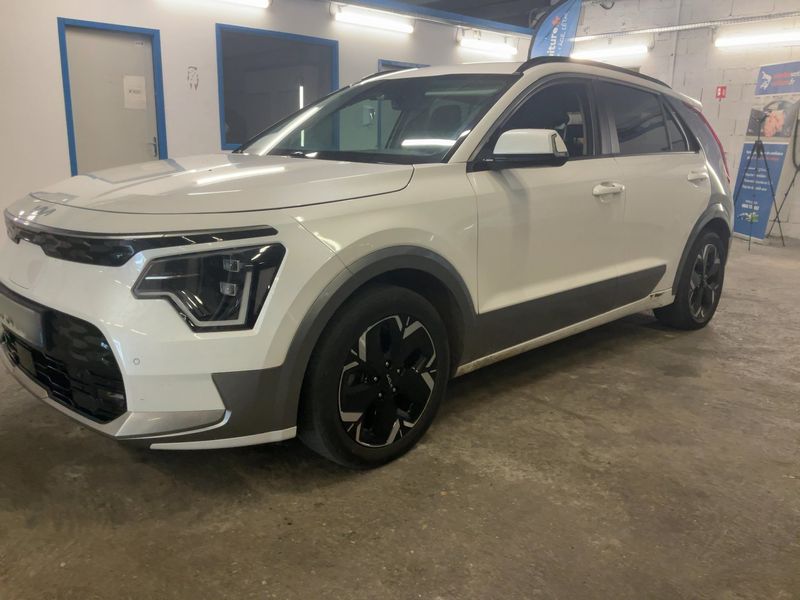 Kia Niro electric drive 150 kW Premium — zdjęcie 2