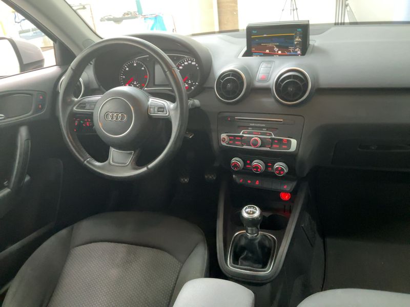 Audi A1 1.4 TDI 2015 – снимка 17