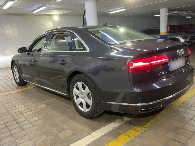 Audi A8 3.0 V6 TFSI L quattro — zdjęcie 3
