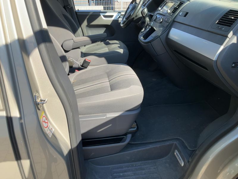 Volkswagen T5 Multivan 2.0 TDI Comfortline — zdjęcie 11