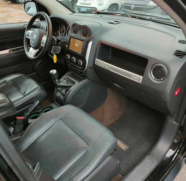 Jeep Compass 2.2 CRD Limited 4x4 — zdjęcie 11