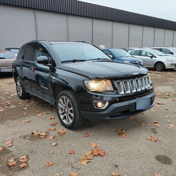 Jeep Compass 2.2 CRD Limited 4x4 — zdjęcie 6