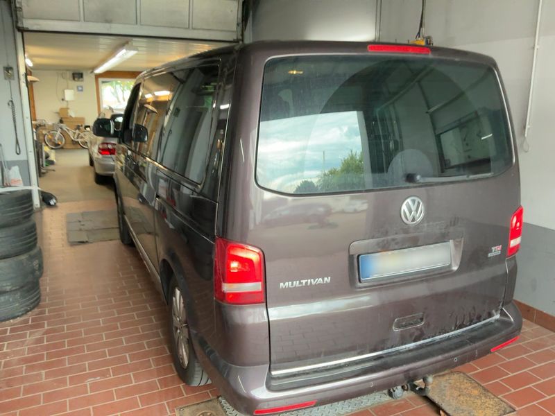 Volkswagen T5 Multivan 2.0 TDI Highline 4Motion — zdjęcie 3