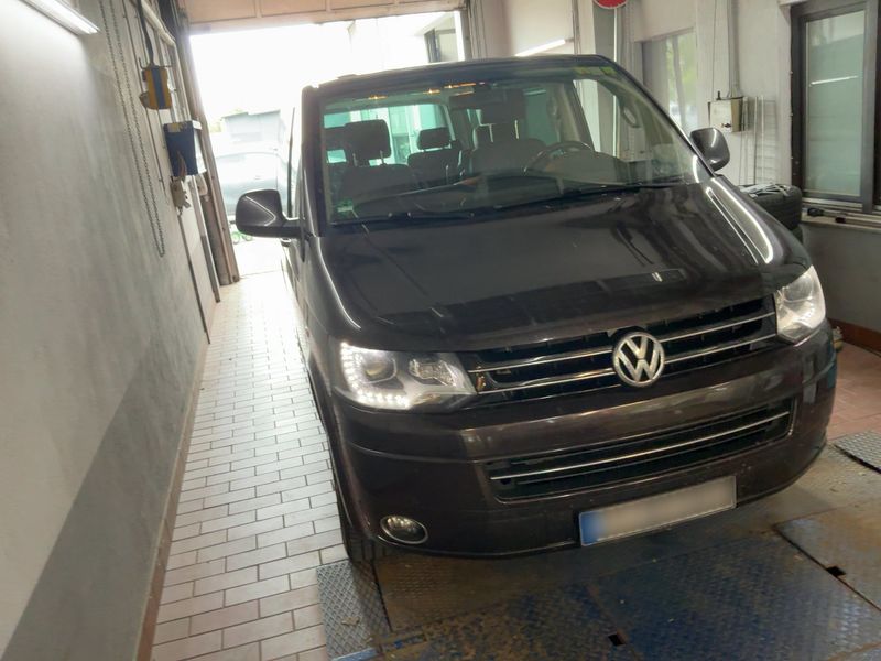 Volkswagen T5 Multivan 2.0 TDI Highline 4Motion — zdjęcie 8