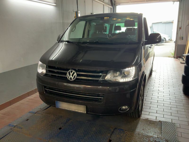Volkswagen T5 Multivan 2.0 TDI Highline 4Motion