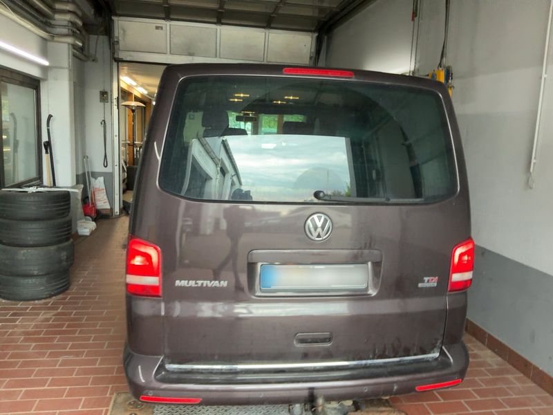 Volkswagen T5 Multivan 2.0 TDI Highline 4Motion — zdjęcie 5