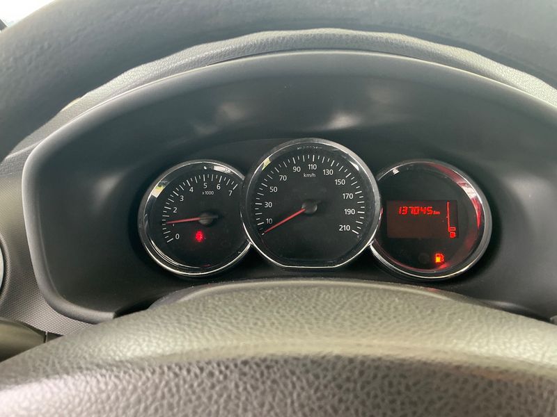 Dacia Logan MCV 0.9 TCe Laureate — zdjęcie 13