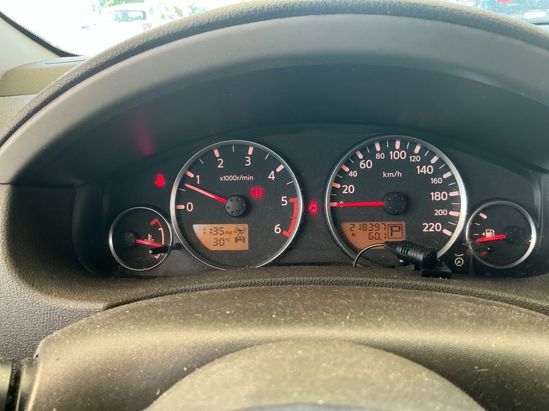 Nissan Pathfinder 2.5 dCi SE — zdjęcie 13
