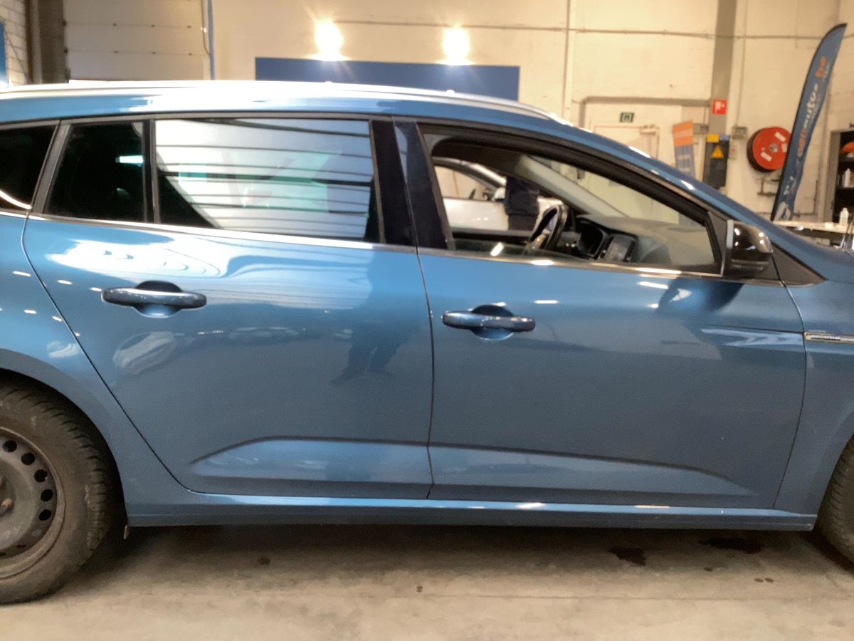 Renault Megane 2019 — photo 11