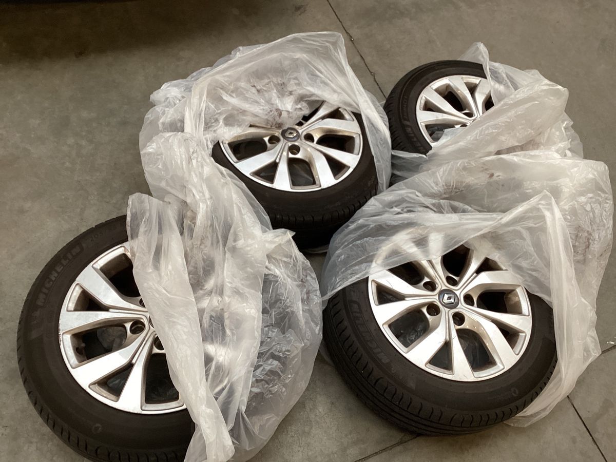 Renault Megane 2019 — photo 16