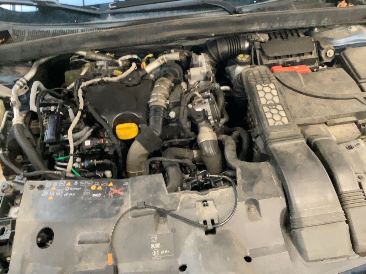 Renault Megane 2019 — photo 39