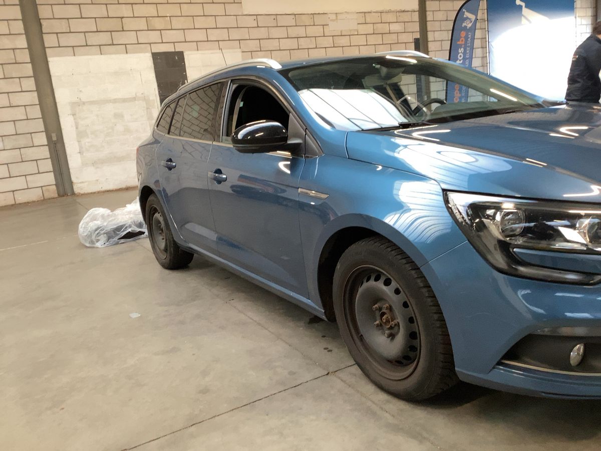 Renault Megane 2019 — photo 13