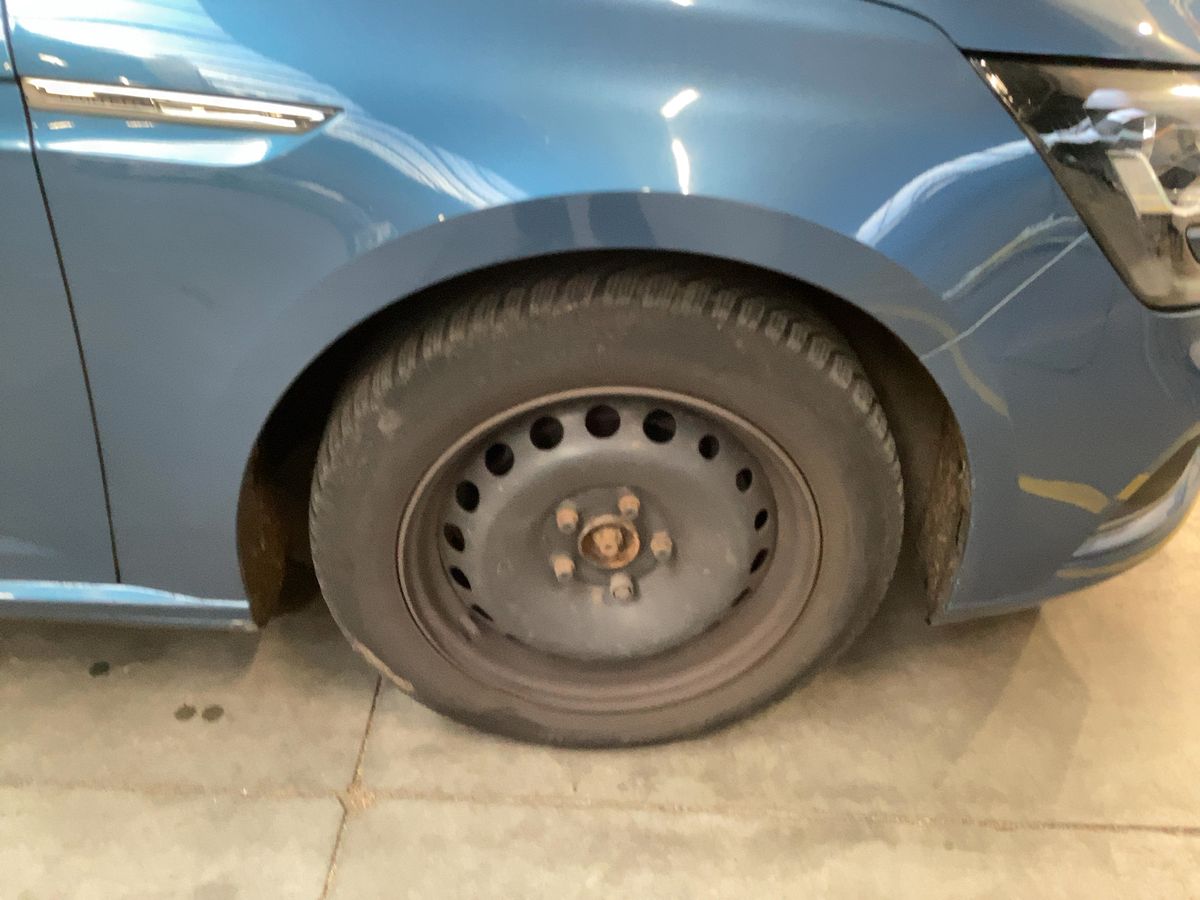 Renault Megane 2019 — photo 12