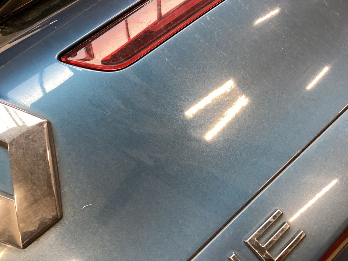 Renault Megane 2019 — photo 36