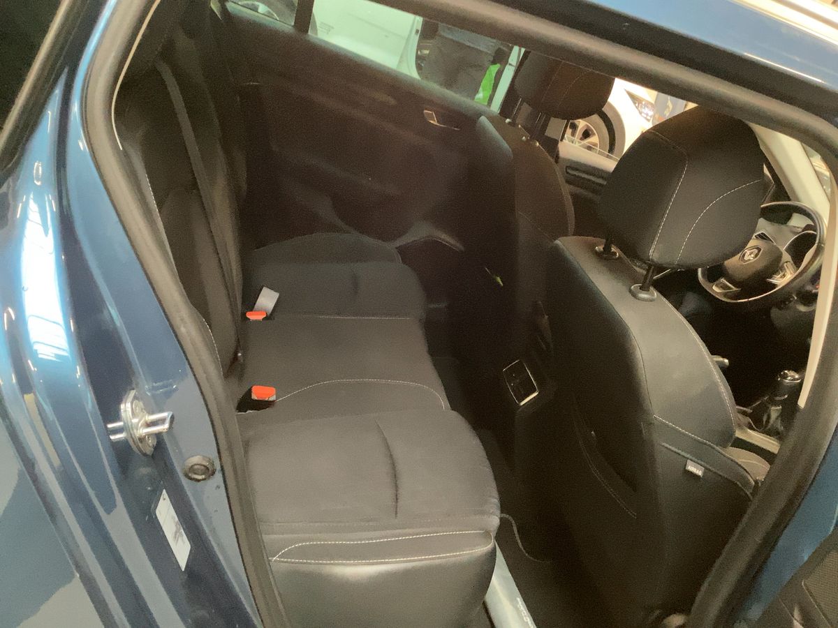 Renault Megane 2019 — photo 21