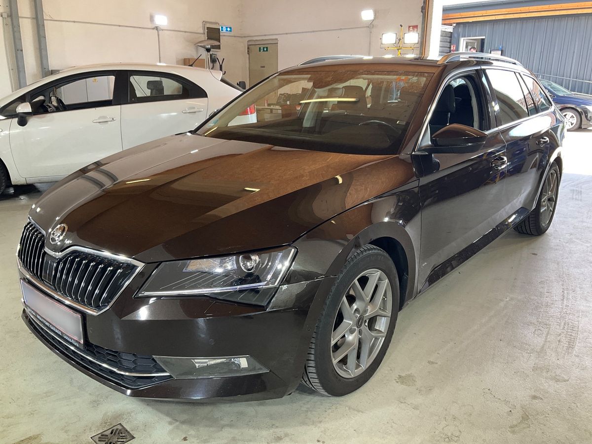 Skoda Superb 2016 — photo 1