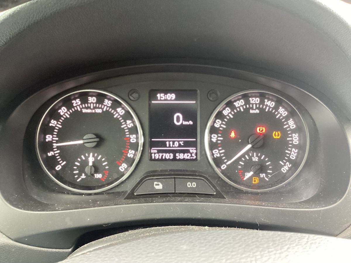 Skoda Rapid 2015 — photo 19