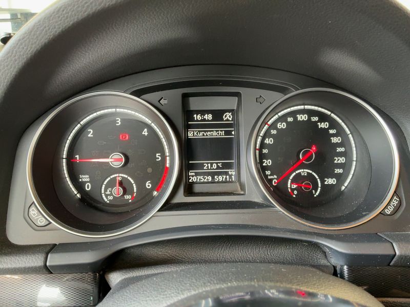 Volkswagen Scirocco 2.0 TDI BlueMotion Tech — zdjęcie 13