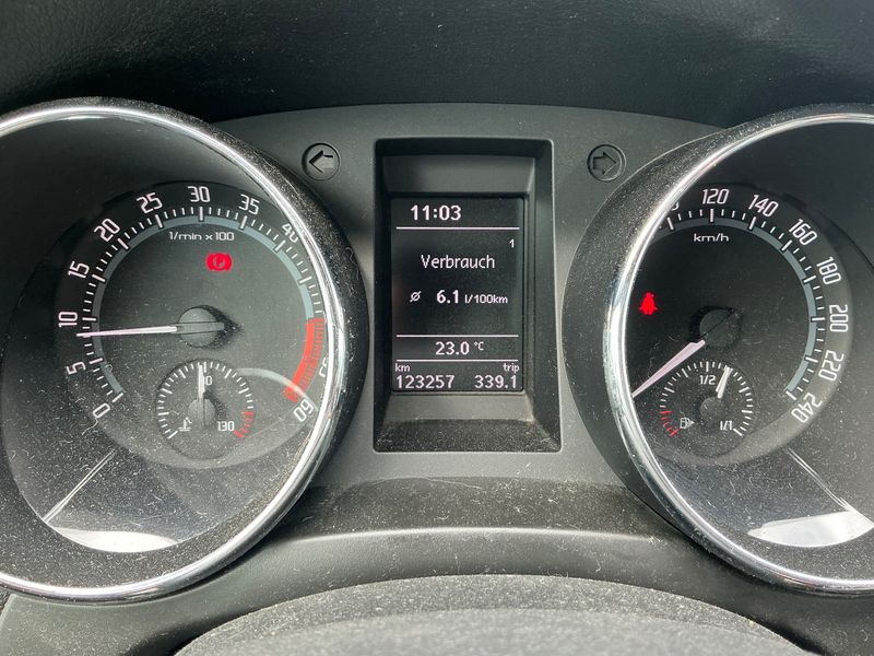 Skoda Yeti 2.0 TDI Monte Carlo 4x4 — zdjęcie 13