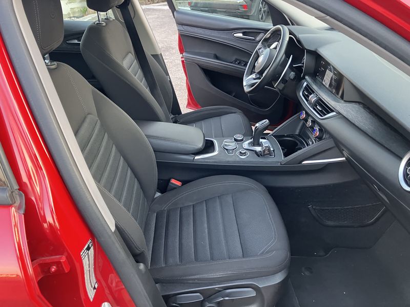 Alfa Romeo Stelvio 2.2 JTDM Business Q4 — zdjęcie 10